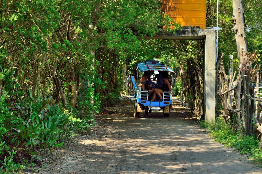 Готель Gazebo Meno Гілі-Мено Екстер'єр фото